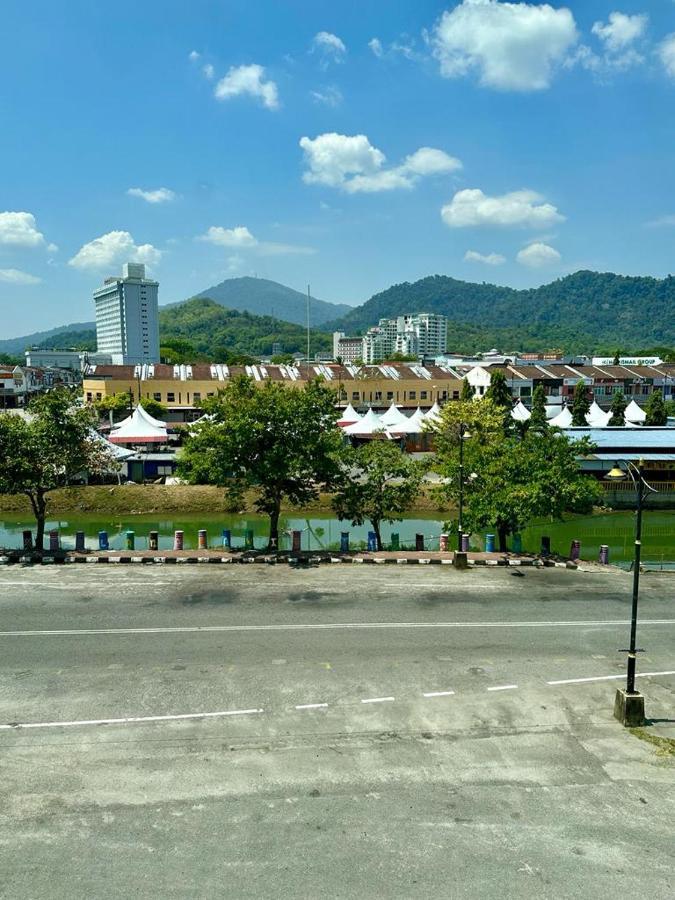 Langkawi Baron Hotel Kuah Exterior photo