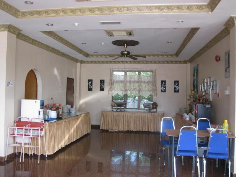 Langkawi Baron Hotel Kuah Exterior photo