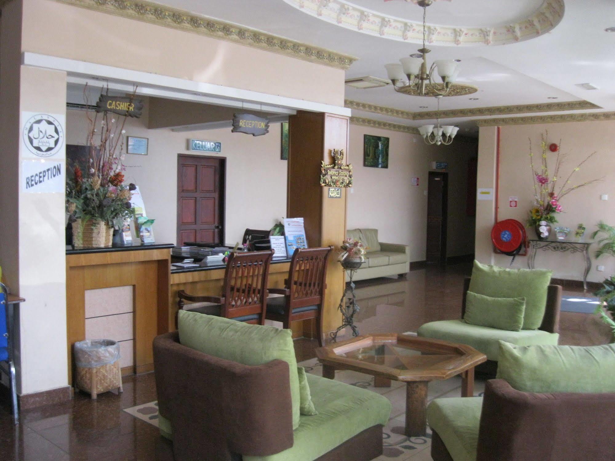 Langkawi Baron Hotel Kuah Exterior photo